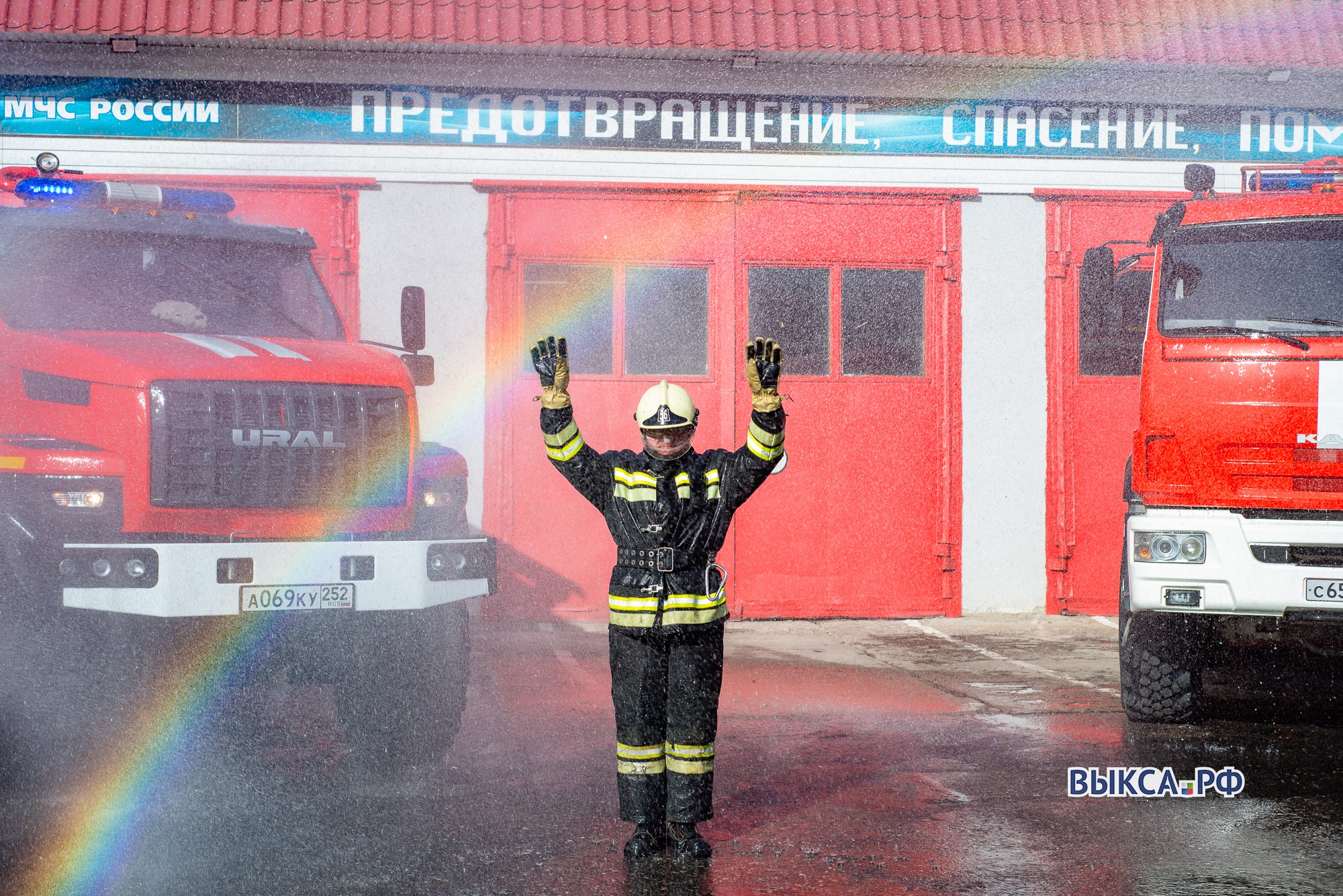 Начальника пожарной части Дмитрия Зюзина торжественно проводили на пенсию 📸